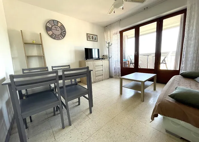 Daire Banyuls-sur-mer: F2 Avec Loggia Et Parking, Proche - Fr-1-309-166 Banyuls-sur-Mer