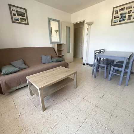 Banyuls-sur-mer: F2 Avec Loggia Et Parking, Proche - Fr-1-309-166 Apartament *
